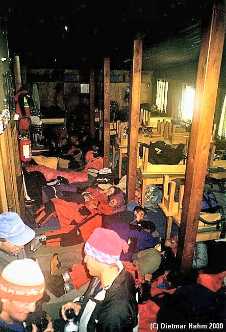 Nachts in der Gouter-H&uuml;tte